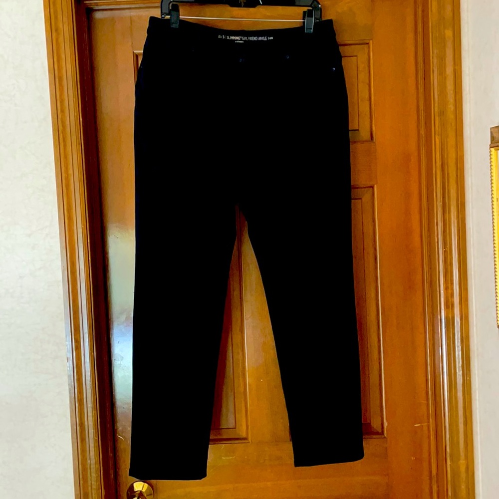 CHICO’S blk sz 2Reg (12) ankle jeans So Slimming